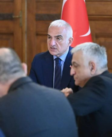 bakan-ersoy-bankalar-birligi-yonetimi-ile-bir-araya-geldi-1778677528
