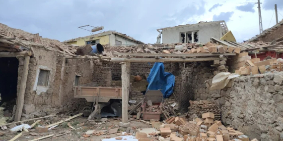 Hortum Çorum’da İki Köyde Hasara Neden Oldu