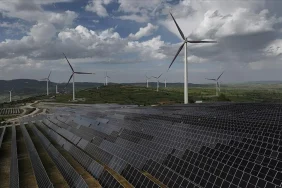 elektrik-uretiminde-ruzgar-ve-gunes-ilk-kez-gazi-geride-birakti-1779346090