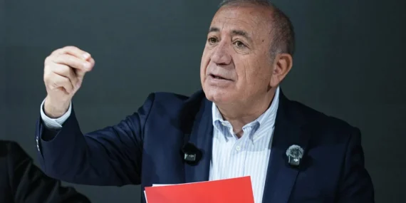 Gürsel Tekin’in Görevine Son Verildi