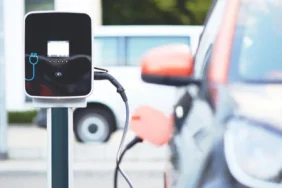 iea-dunyada-bu-yil-satilan-10-aractan-3-u-elektrikli-olacak-1779259275
