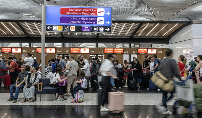istanbul-havalimanlari-yolcu-sayisinda-zirve-yapti-1778848215