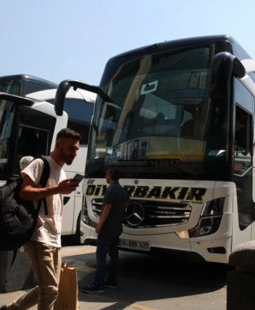 otobus-firmalarinda-bayram-mesaisi-12-bin-ek-sefer-geliyor-1778844183