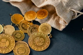 altin-2008-den-bu-yana-en-buyuk-kaybina-ilerliyor-1782797541
