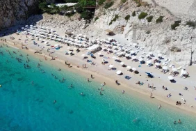 antalya-da-dumansiz-plaj-uygulamasi-basladi-1780571198