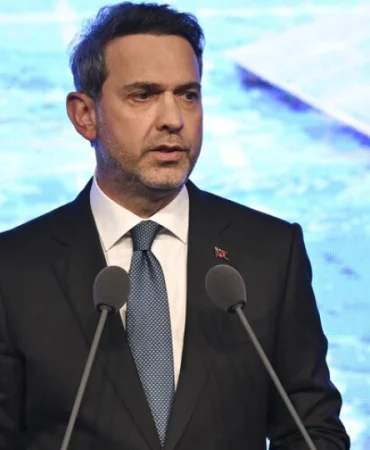 bakan-bayraktar-duyurdu-2030-a-kadar-20-milyar-dolarlik-yatirim-planlaniyor-1782220889