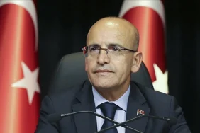 bakan-simsek-ten-dezenflasyon-mesaji-kararlilikla-calismayi-surduruyoruz-1782126254