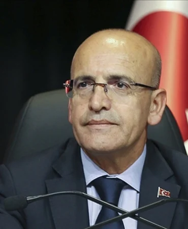 bakan-simsek-ten-dezenflasyon-mesaji-kararlilikla-calismayi-surduruyoruz-1782126254