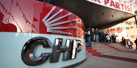 CHP’de İhraç: Antalya ve Kayseri İl Başkanları Görevden Alındı