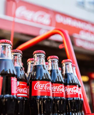 coca-cola-sorusturmasi-taahhutle-sonuclandi-dolaplarda-rakiplere-ayrilan-alan-artirildi-1781785885