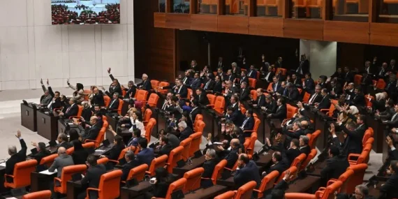 Meclis, Emniyet, Vergi ve Basın Yasalarını Onayladı