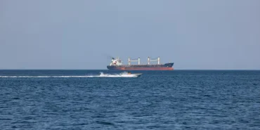 hurmuz-de-ticari-gemi-trafigi-bir-haftada-yuzde-50-den-fazla-artti-1782819264