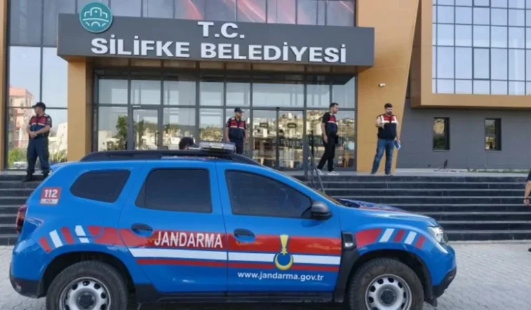 silifke-belediyesi-ne-operasyon-belediye-baskani-mustafa-turgut-gozaltina-alindi-1781848551
