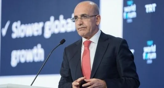 Şimşek: Çoklu şoklara karşın ekonomi büyüyor
