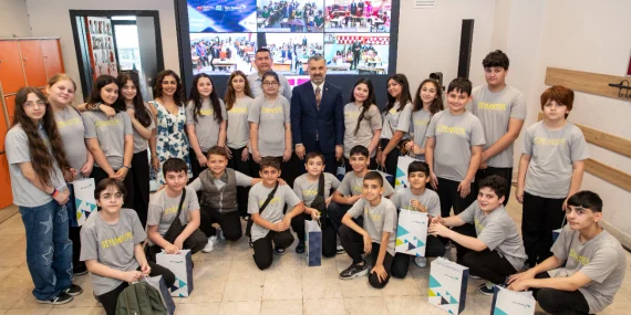 Türk Telekom’un TahtApp’i: 5G ile 7 İlde Karne Coşkusu