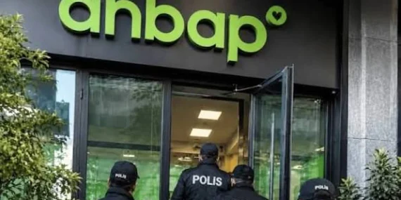 Oğuzhan Uğur polis tarafından gözaltına alındı