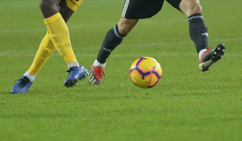bakan-gurlek-duyurdu-futbol-kulubu-yoneticilerine-yasa-disi-bahis-operasyonu-1784269646