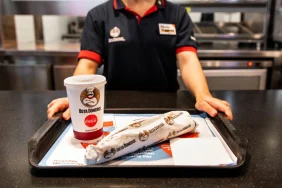 turk-doner-markasindan-cin-hamlesi-iki-restoran-faaliyete-gecti-1783087176
