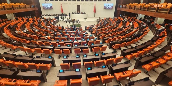 Komisyondan En Düşük Emekli Maaşı Onayı Çıktı