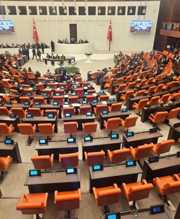 yeni-kanun-teklifi-meclis-te-iste-30-maddelik-paketin-one-cikan-maddeleri-1783088043